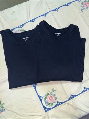 Old Navy Black Ribbed Crewneck Tee Duo